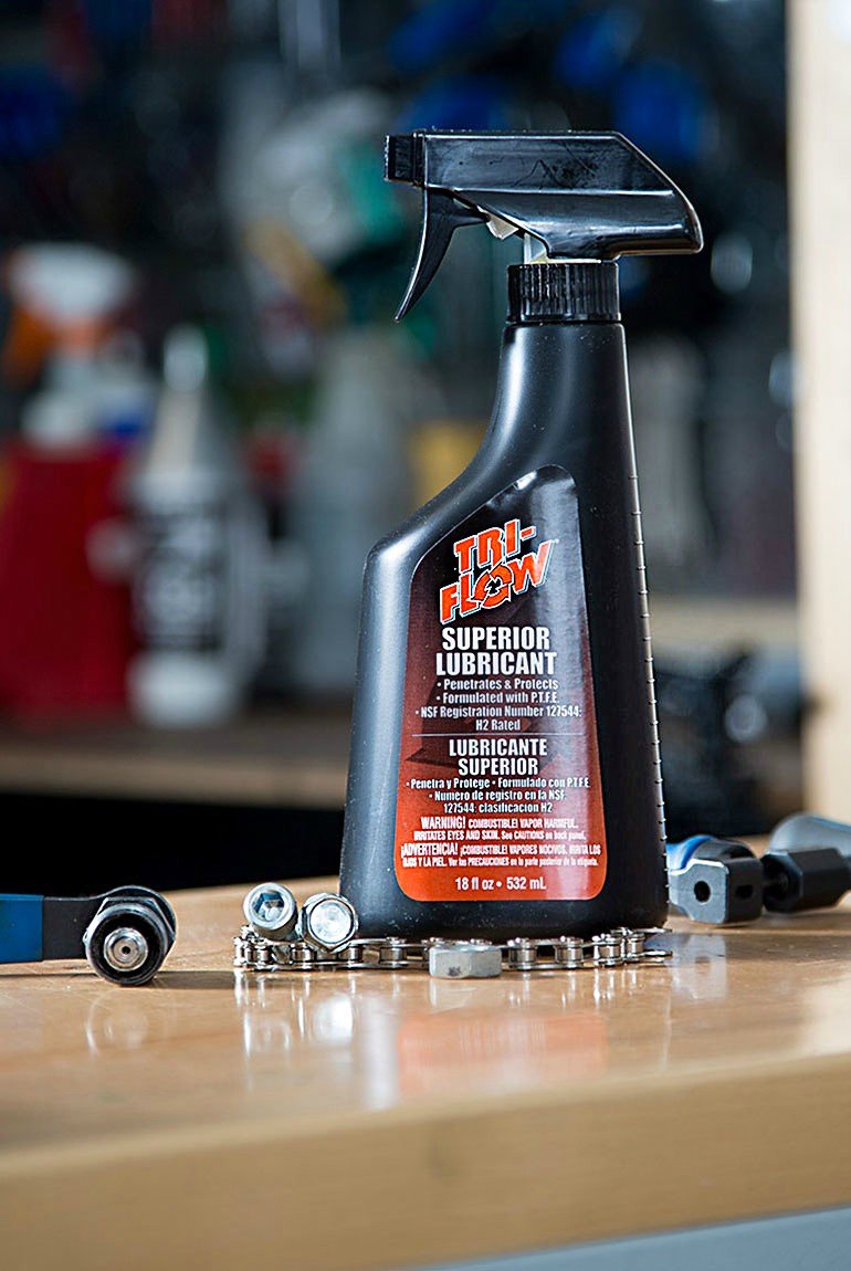 Tri-Flow CTF29200 Superior Lubricant, Pump Spray, 18 ounces, 1 (Non-Carb Compliant)