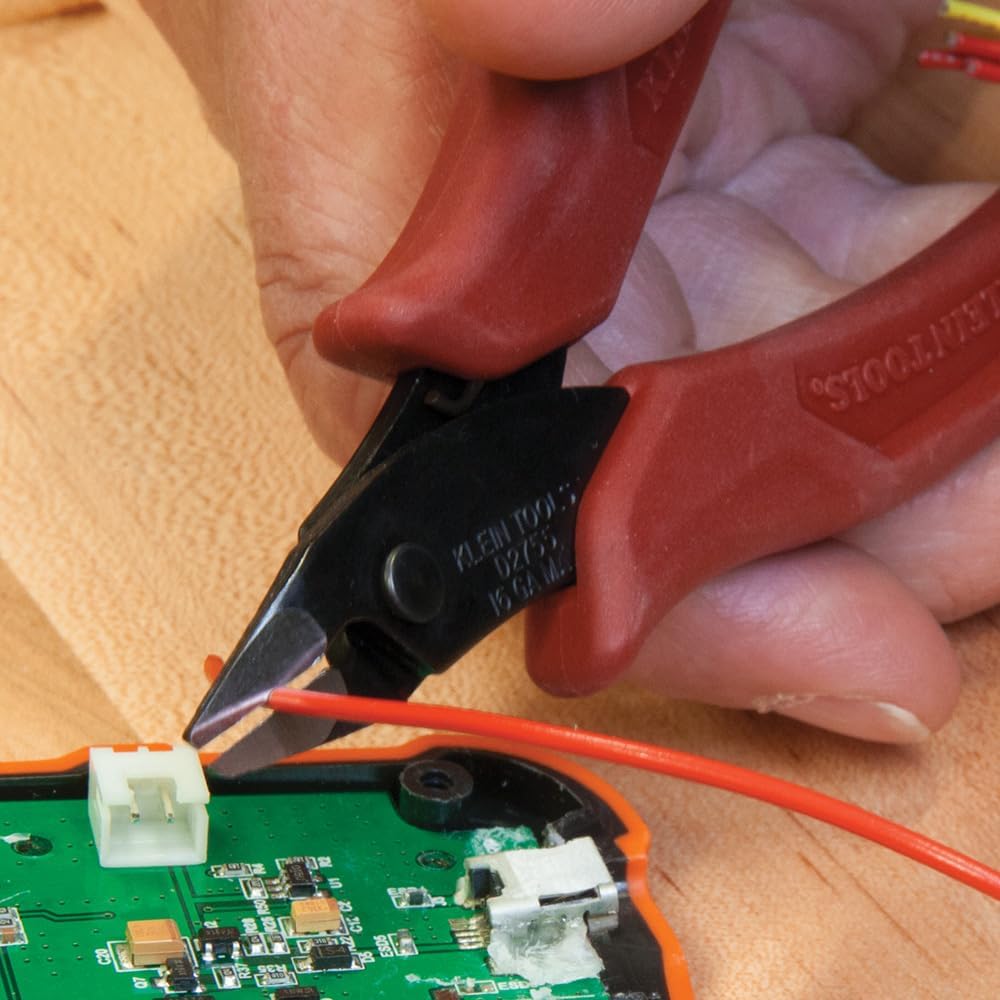 Klein Tools D275-5 Diagonal Flush Cutters, Made in USA, Micro Wire & Compact Zip Tie Cutter