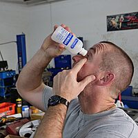 PhysiciansCare Eye Wash Solution, Sterile Isotonic Buffered Solution for Flushing & Irrigating Eyes, 8-oz Bottle