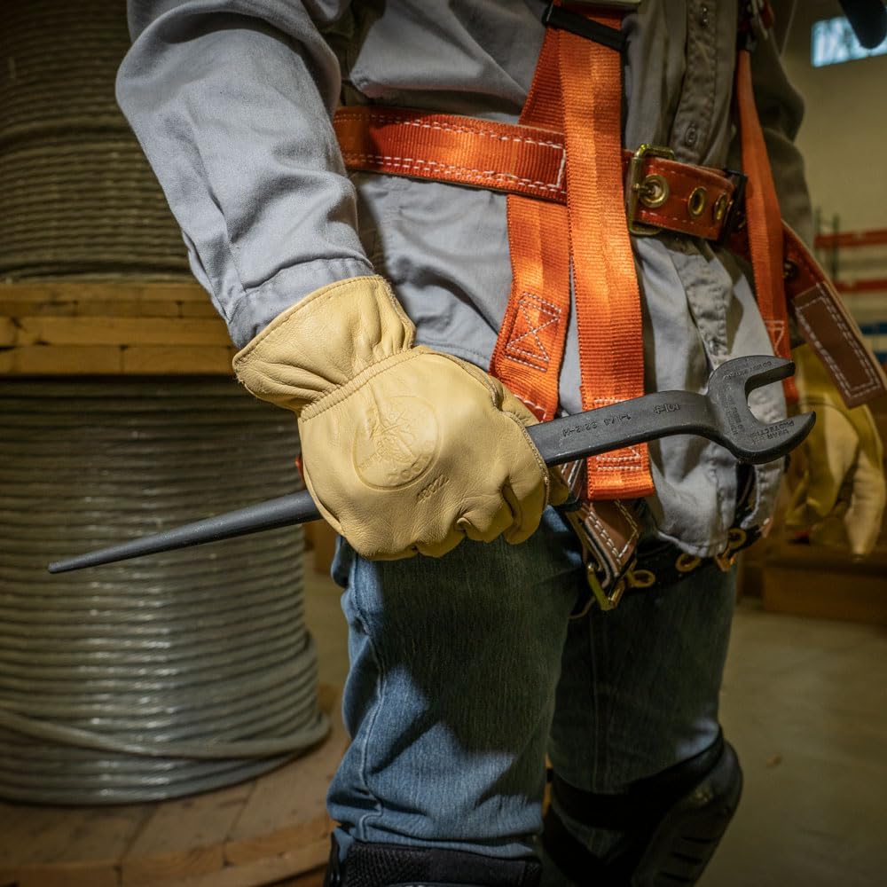 Klein Tools 3214 Spud Wrench, Made in USA, 1-5/8-Inch Nominal Opening, 1-Inch Bolt for U.S. Heavy Nut Standard