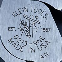 Klein Tools D213-9NE Pliers, Made in USA, 9-Inch Side Cutters, High Leverage Linesman Pliers Cut Copper
