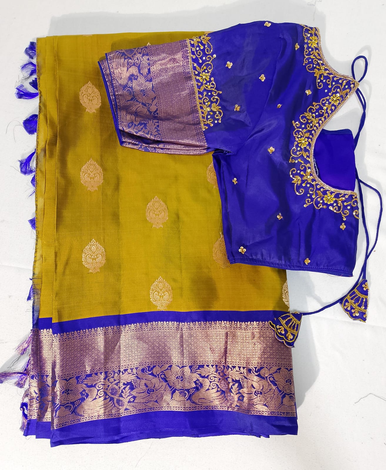 N256: Ready To Ship Beautiful Saree With Stitched Blouse