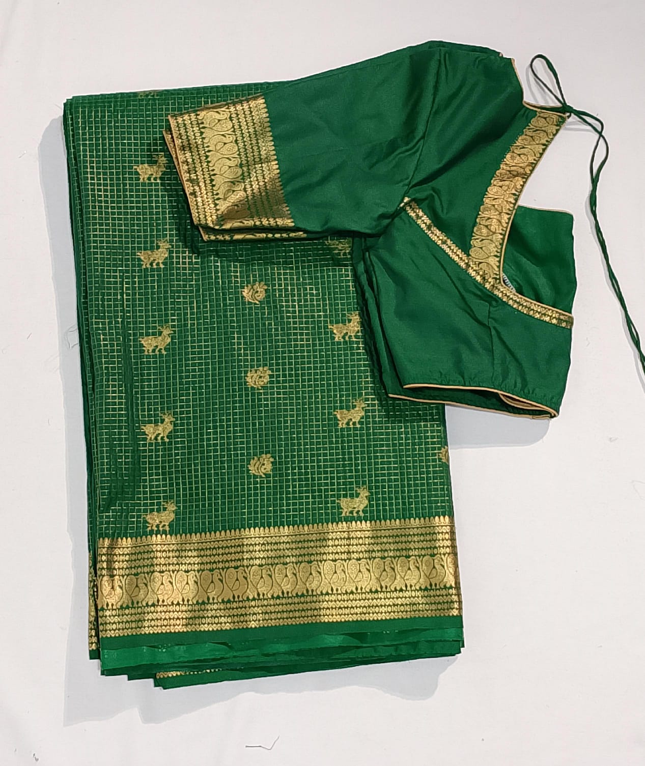 N125: Ready To Ship Beautiful Saree With Stitched Blouse