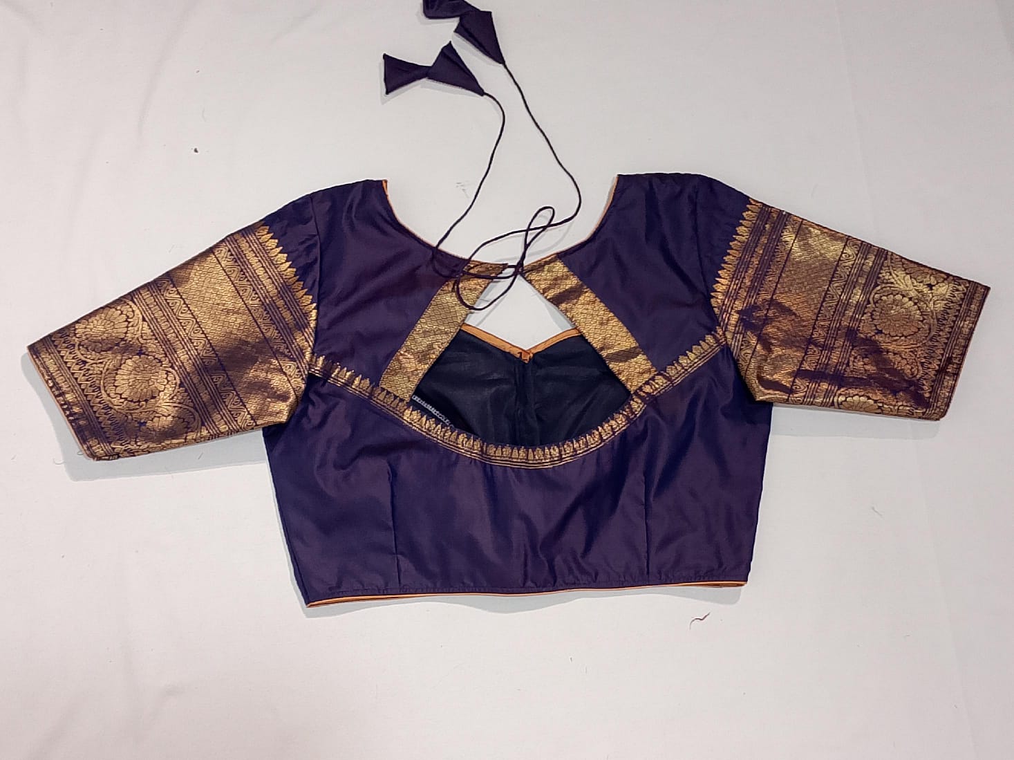 N128: Ready To Ship Beautiful Saree With Stitched Blouse N128: Ready To Ship Beautiful Saree With Stitched Blouse