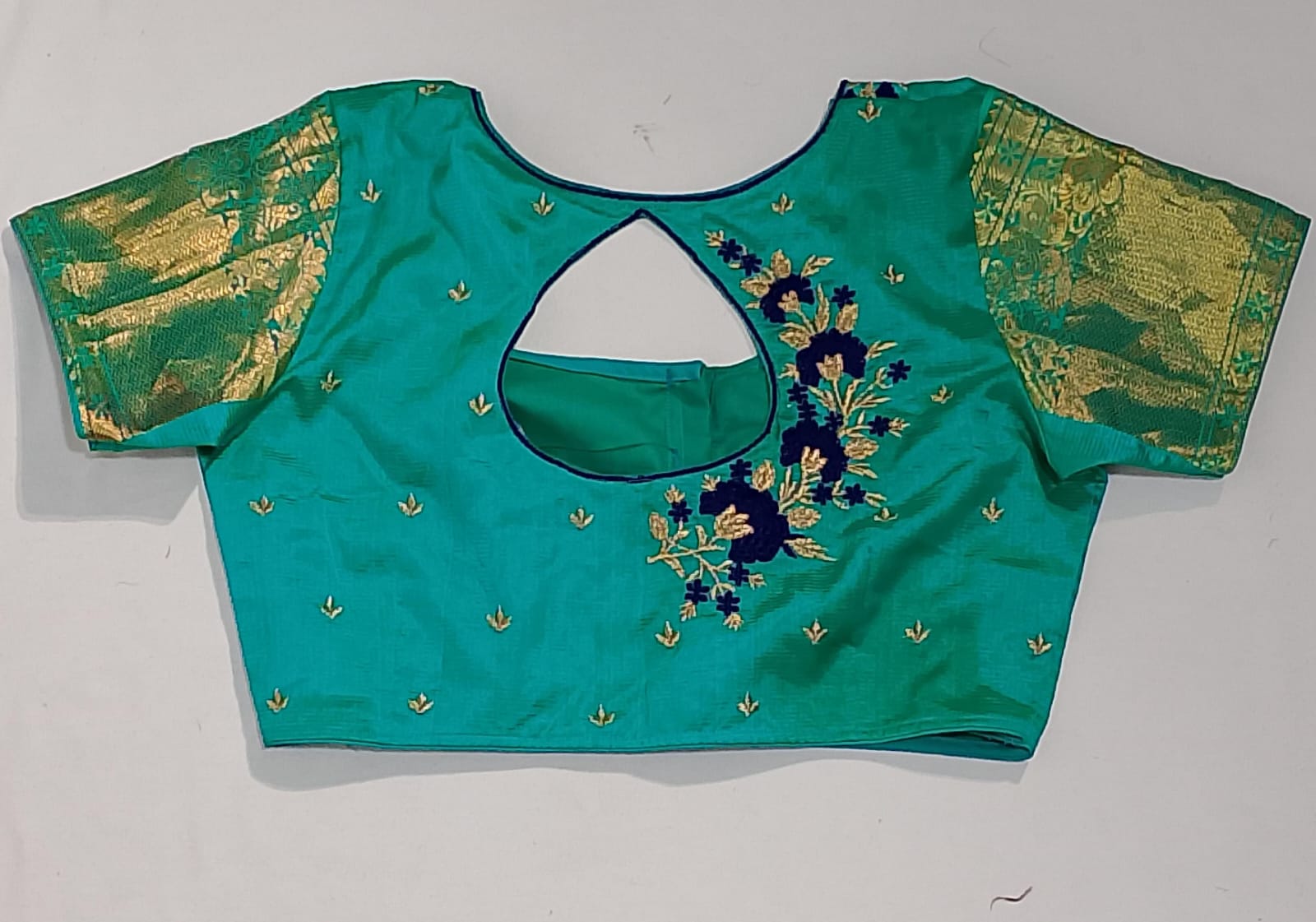 N117: Ready To Ship Beautiful Saree With Stitched Blouse N117: Ready To Ship Beautiful Saree With Stitched Blouse