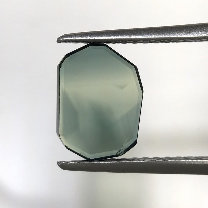 1.23ct Free Form Flat Sapphire 1.23ct Free Form Flat Sapphire