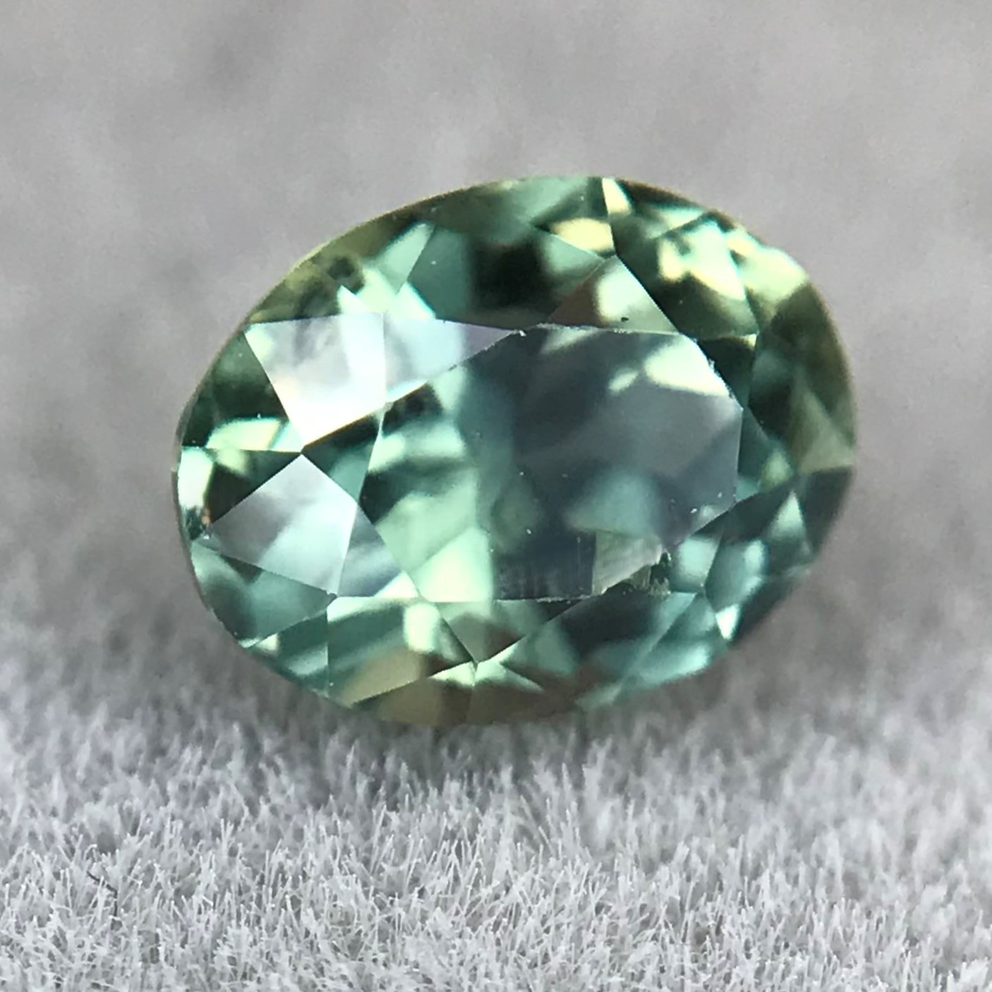 0.65ct Oval Brilliant Cut Sapphire 0.65ct Oval Brilliant Cut Sapphire