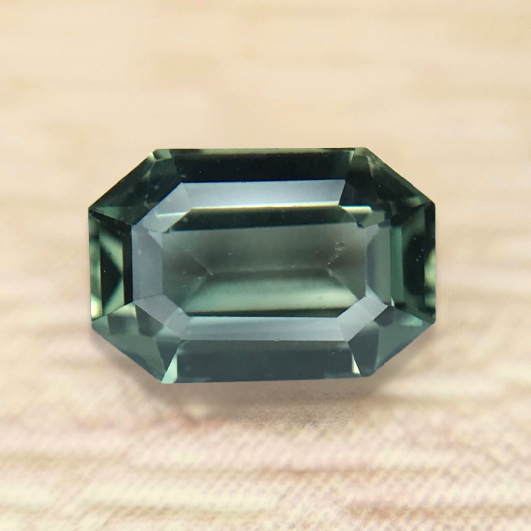 0.90ct Octagon Step Cut Sapphire 0.90ct Octagon Step Cut Sapphire