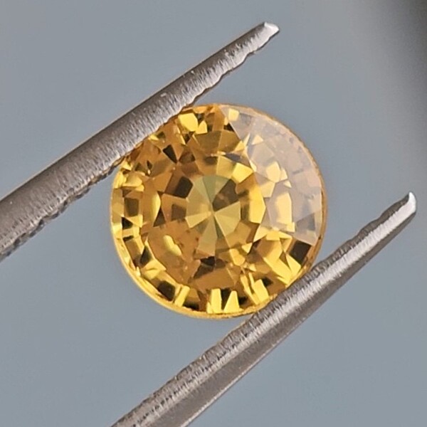 1.25ct Round Mixed Cut Sapphire