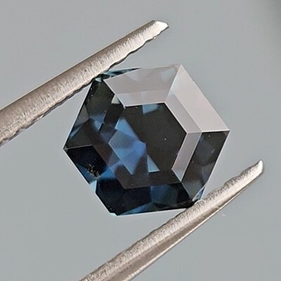 2.04ct Hexagon Step Cut Sapphire 2.04ct Hexagon Step Cut Sapphire