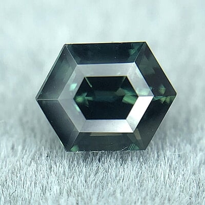 0.78ct Hexagon Step Cut Sapphire 0.78ct Hexagon Step Cut Sapphire
