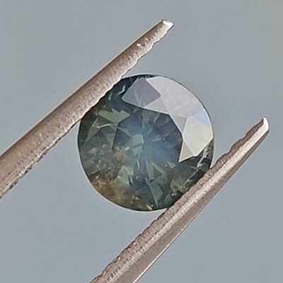 0.85ct Round Brilliant Cut Sapphire