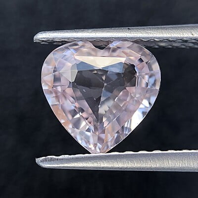 1.61ct Heart Brilliant Cut Sapphire 1.61ct Heart Brilliant Cut Sapphire