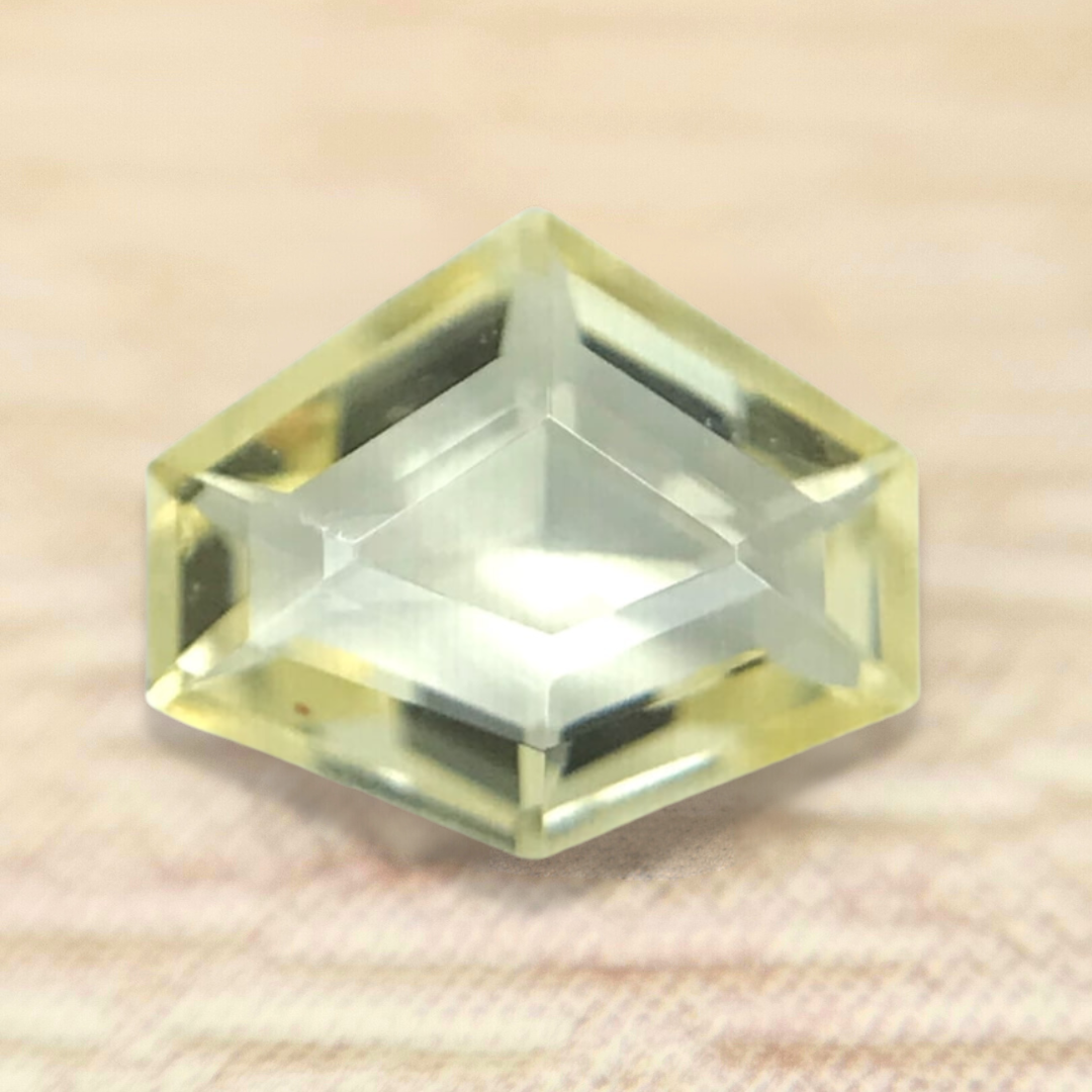 0.39ct Fancy Step Cut Sapphire 0.39ct Fancy Step Cut Sapphire