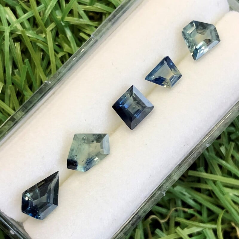 3.59tcw Varied Cut Sapphire Parcel (5pcs) 3.59tcw Varied Cut Sapphire Parcel (5pcs)
