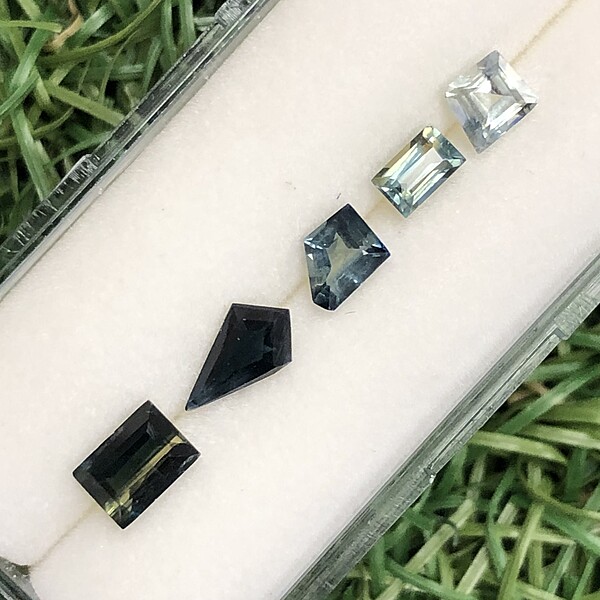 2.24tcw Varied Cut Sapphire Parcel (5pcs) 2.24tcw Varied Cut Sapphire Parcel (5pcs)