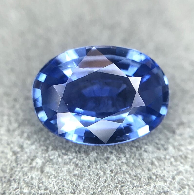 0.90ct Oval Mixed Cut Sapphire 0.90ct Oval Mixed Cut Sapphire