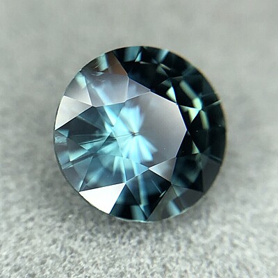 1.60ct Round Brilliant Cut Sapphire 1.60ct Round Brilliant Cut Sapphire