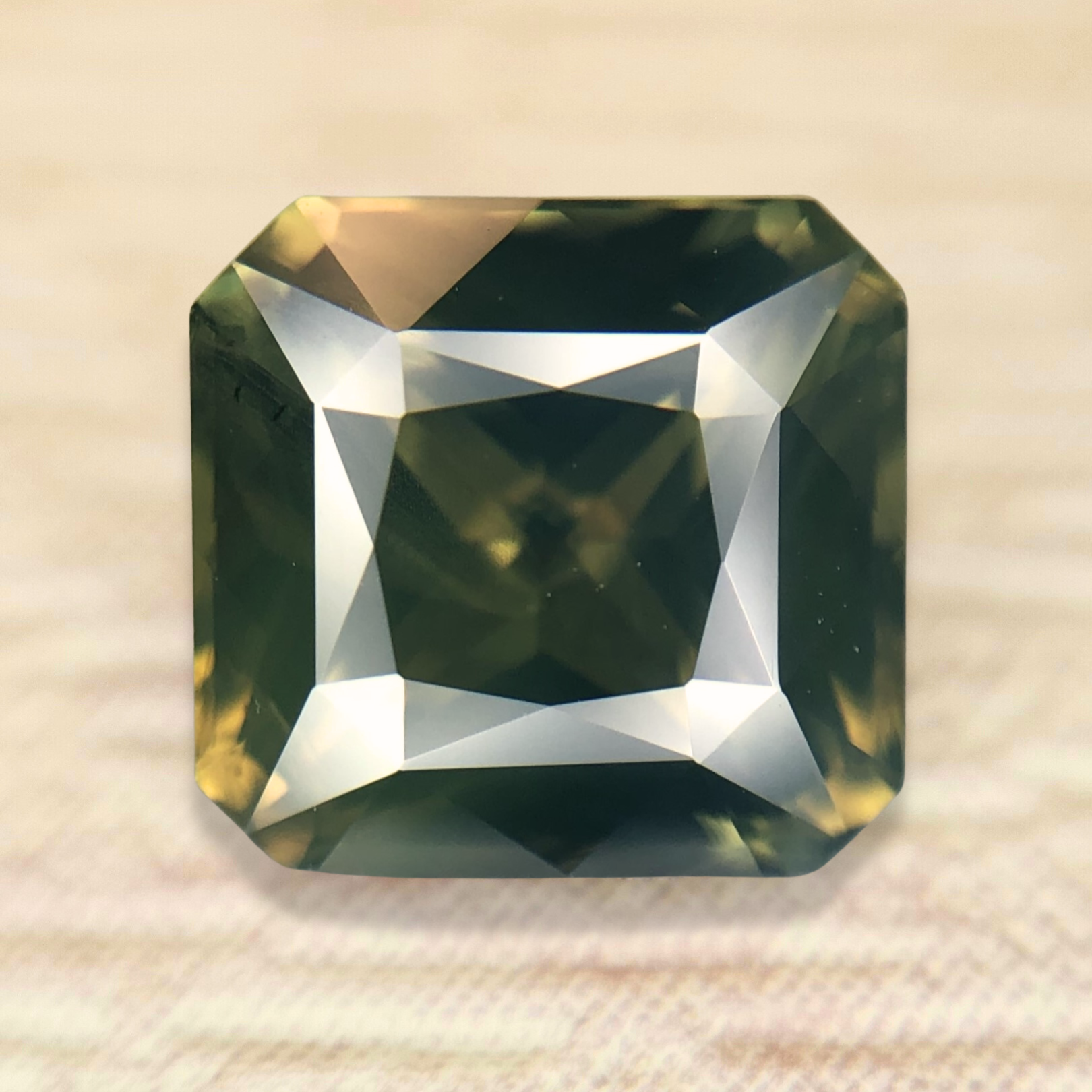 3.58ct Radiant Brilliant Cut Sapphire 3.58ct Radiant Brilliant Cut Sapphire