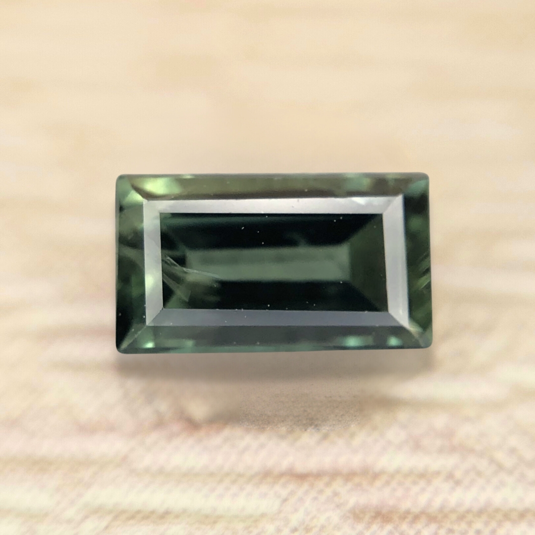 0.48ct Baguette Step Cut Sapphire 0.48ct Baguette Step Cut Sapphire