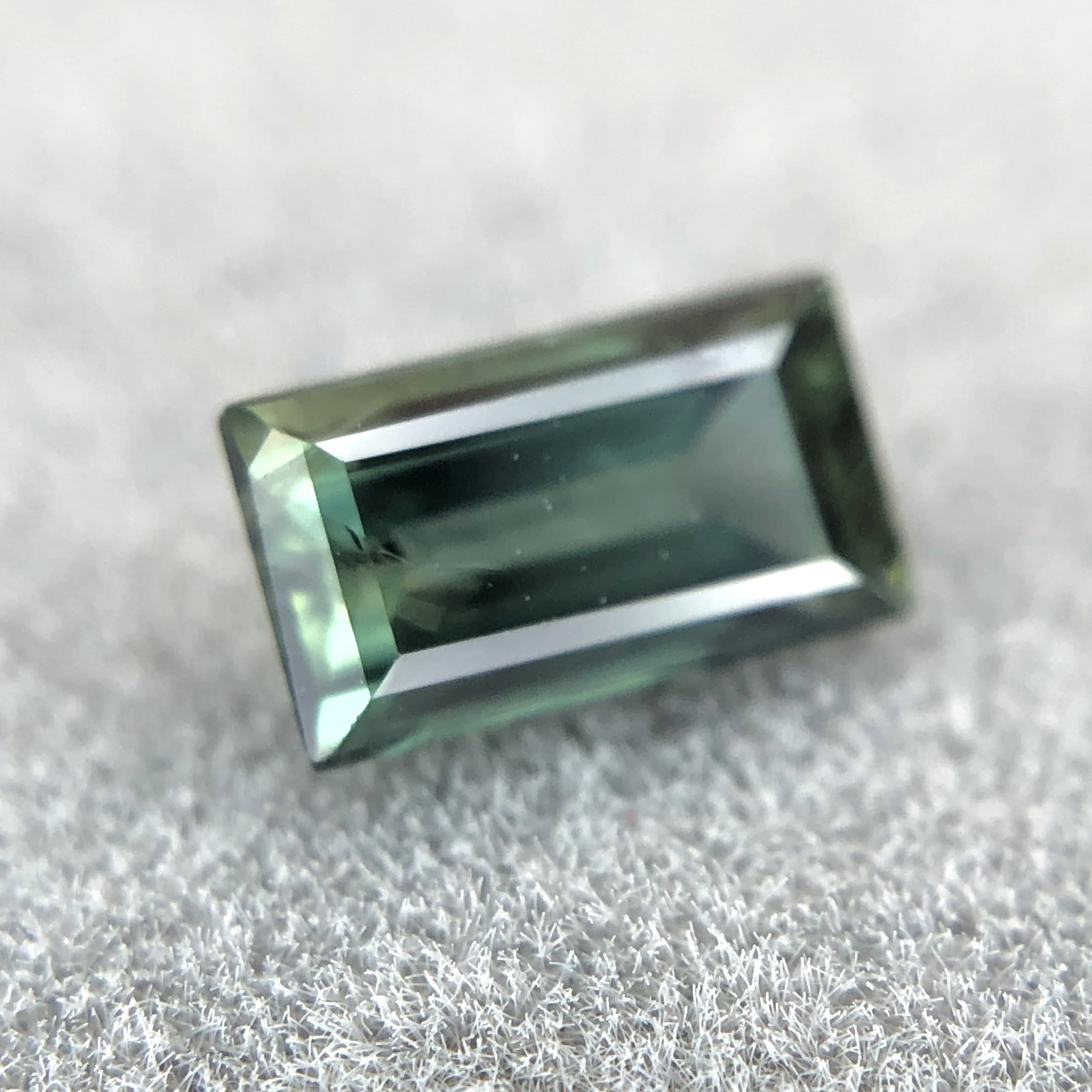 0.48ct Baguette Step Cut Sapphire 0.48ct Baguette Step Cut Sapphire