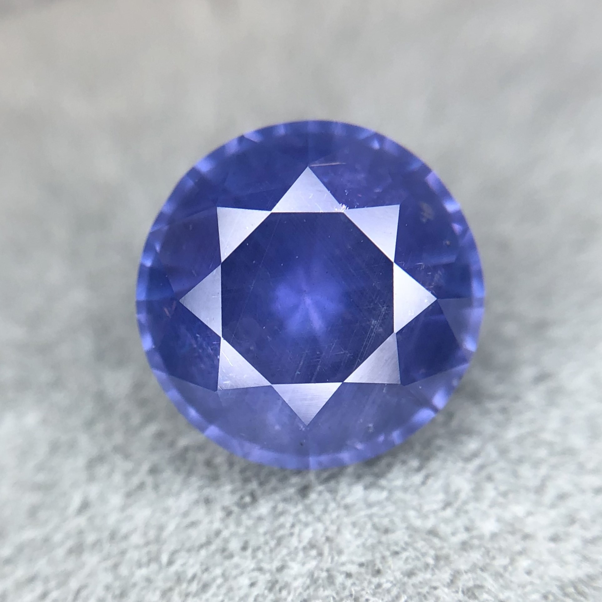 2.50ct Round Brilliant Cut Sapphire 2.50ct Round Brilliant Cut Sapphire