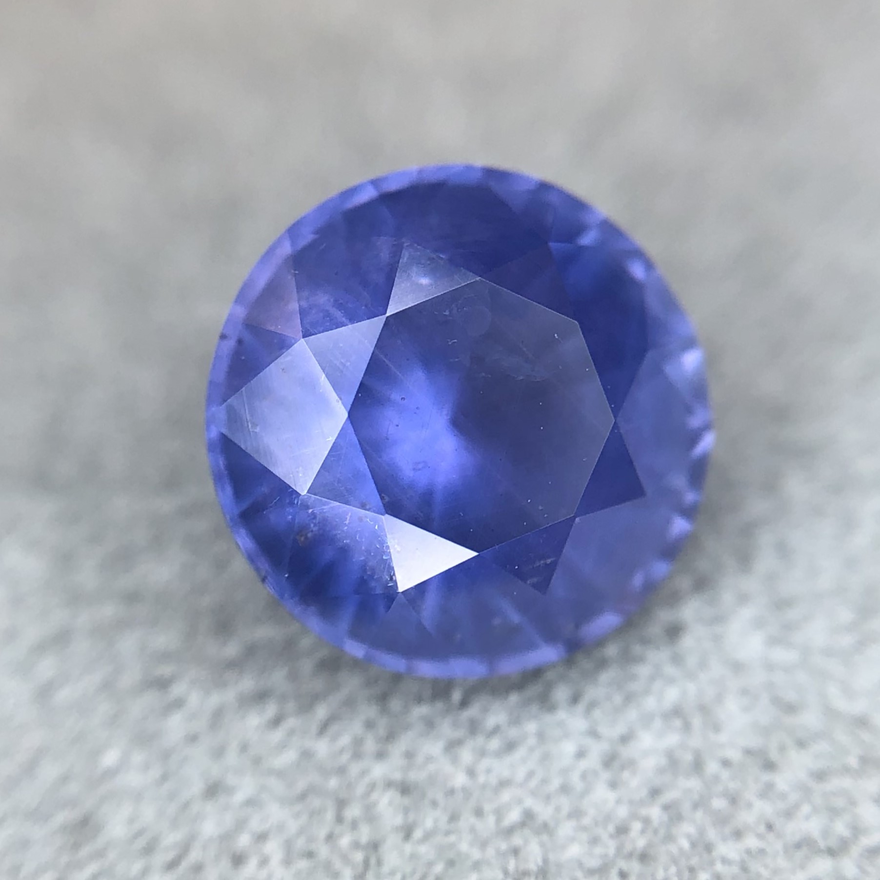2.50ct Round Brilliant Cut Sapphire 2.50ct Round Brilliant Cut Sapphire