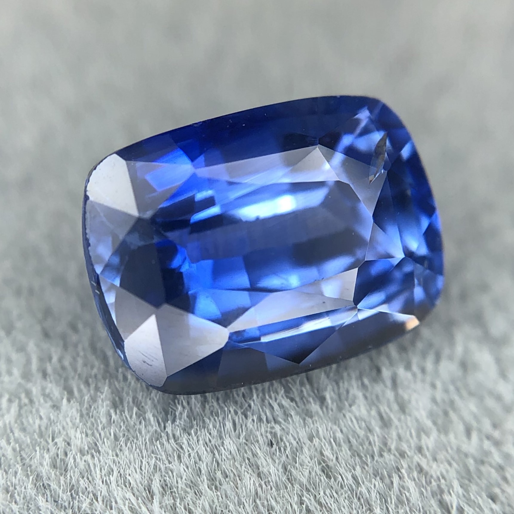 1.95ct Cushion Mixed Cut Sapphire 1.95ct Cushion Mixed Cut Sapphire