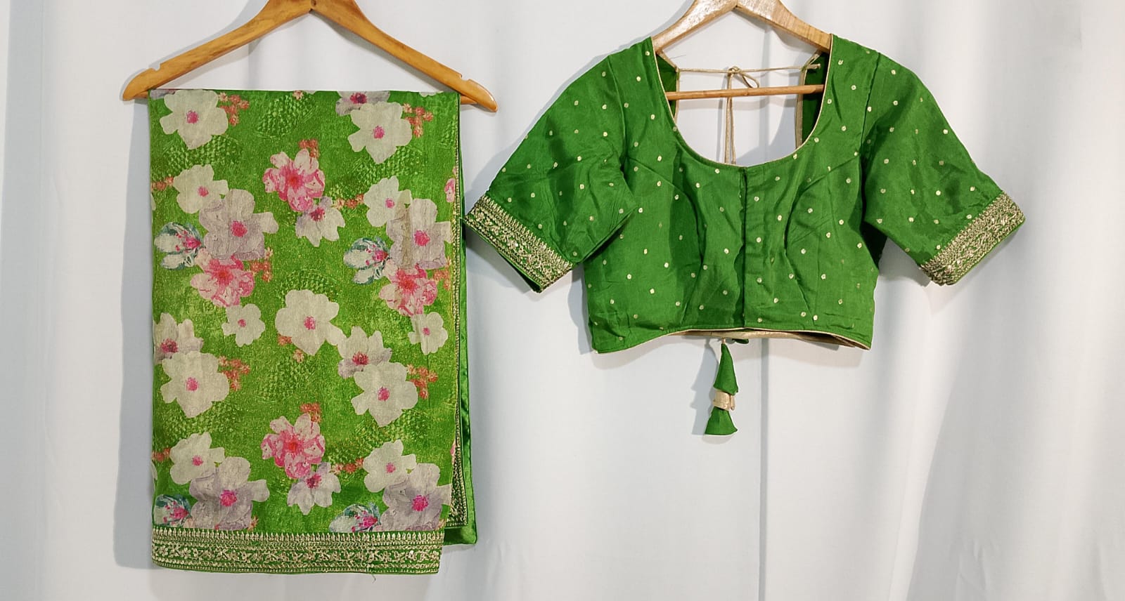N604: Ready To Ship Beautiful Saree With Stitched Blouse N604: Ready To Ship Beautiful Saree With Stitched Blouse
