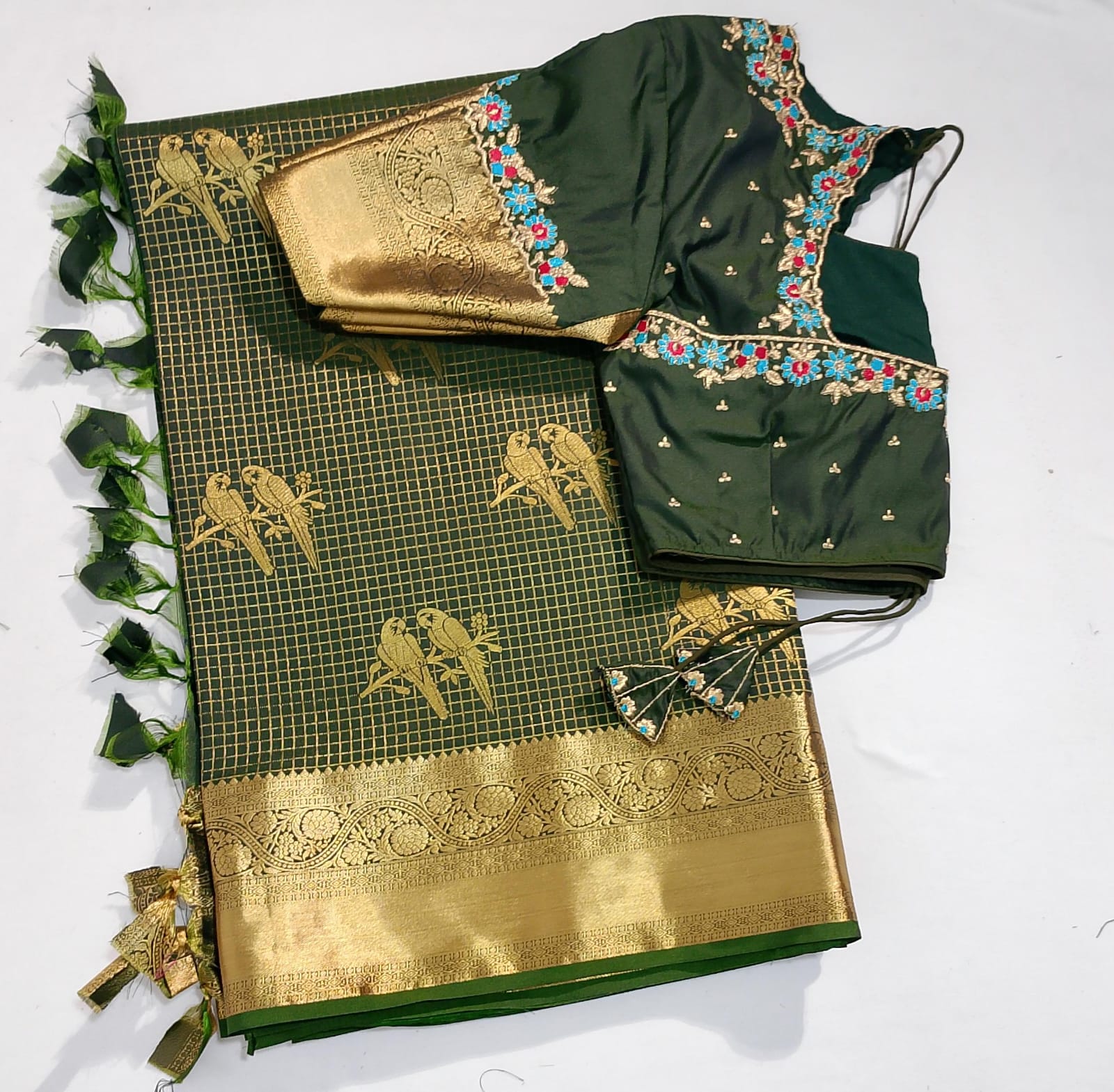 N171: Ready To Ship Beautiful Saree With Stitched Blouse