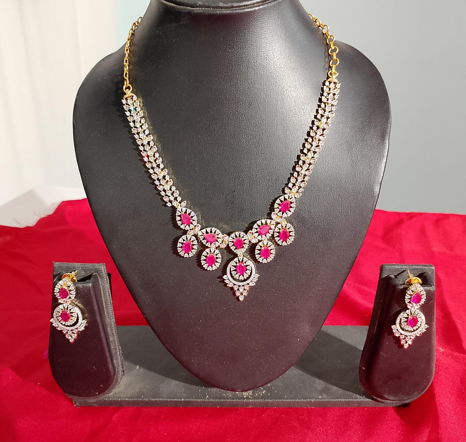 C106: Beautiful  Necklace  Set