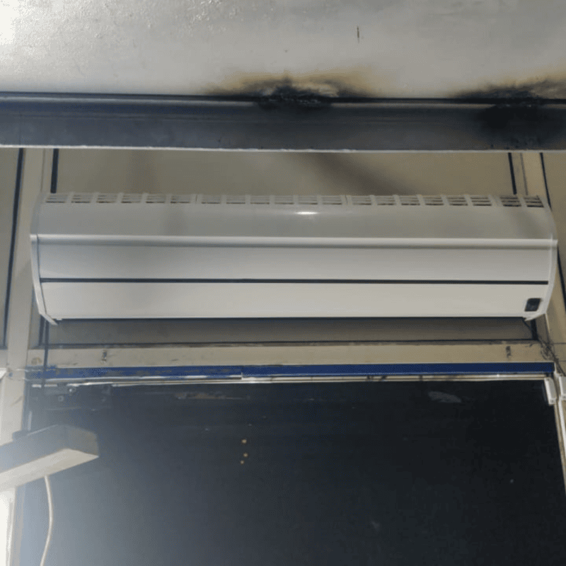 Buzz Lite Pro Stream Air L-1200 MM air curtain with Aluminium + ABS body.