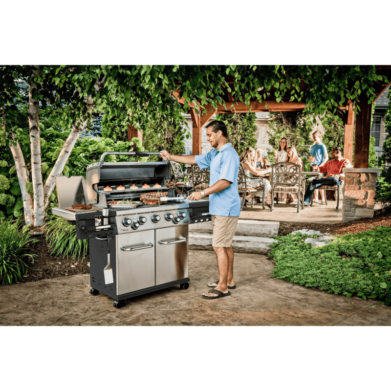Broil King Regal™ S 590 IR Gas Grill