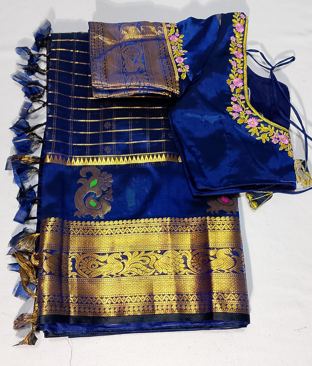 N599: Ready To Ship Beautiful  Saree With Stitched Blouse