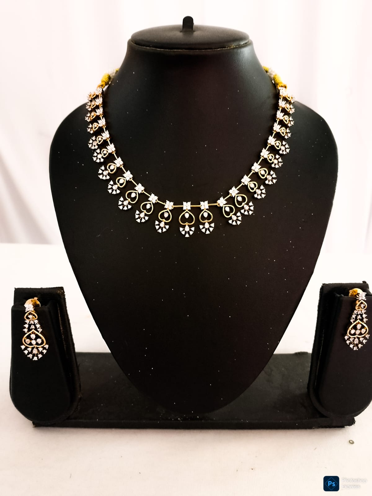 H29 : Ready To Ship Beautiful White Stone Necklace Set