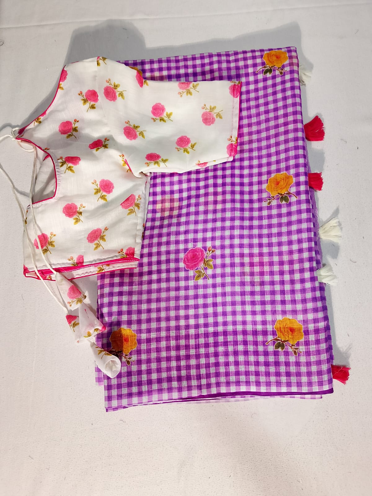 N434: Ready To Ship Beautiful Lenin Checkes Saree With Stitched Blouse
