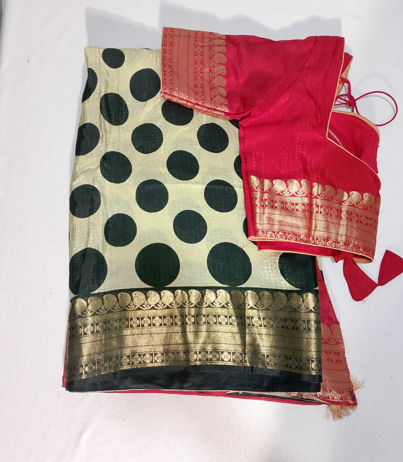 N438: Ready To Ship Beautiful Pure Moonga Crepe  Saree In Ganaga Jamuna Border With Stitched Blouse