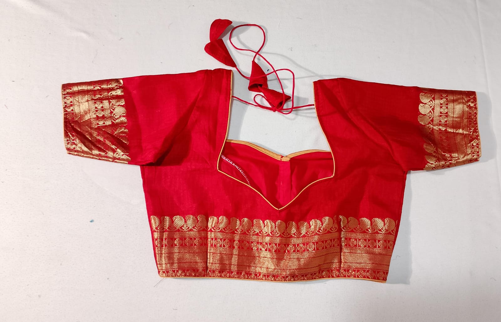 N438: Ready To Ship Beautiful Pure Moonga Crepe  Saree In Ganaga Jamuna Border With Stitched Blouse