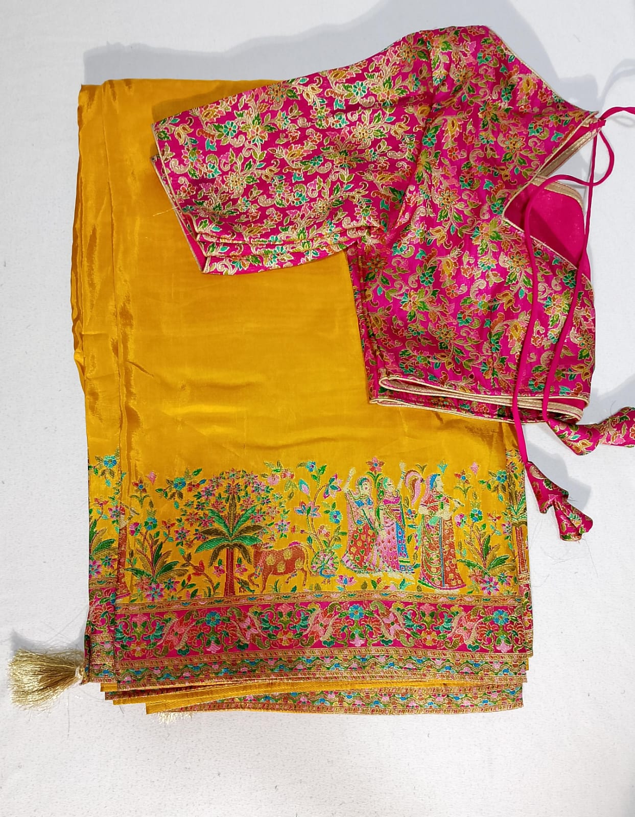 N444: Ready To Ship Beautiful Saree With Stitched Blouse