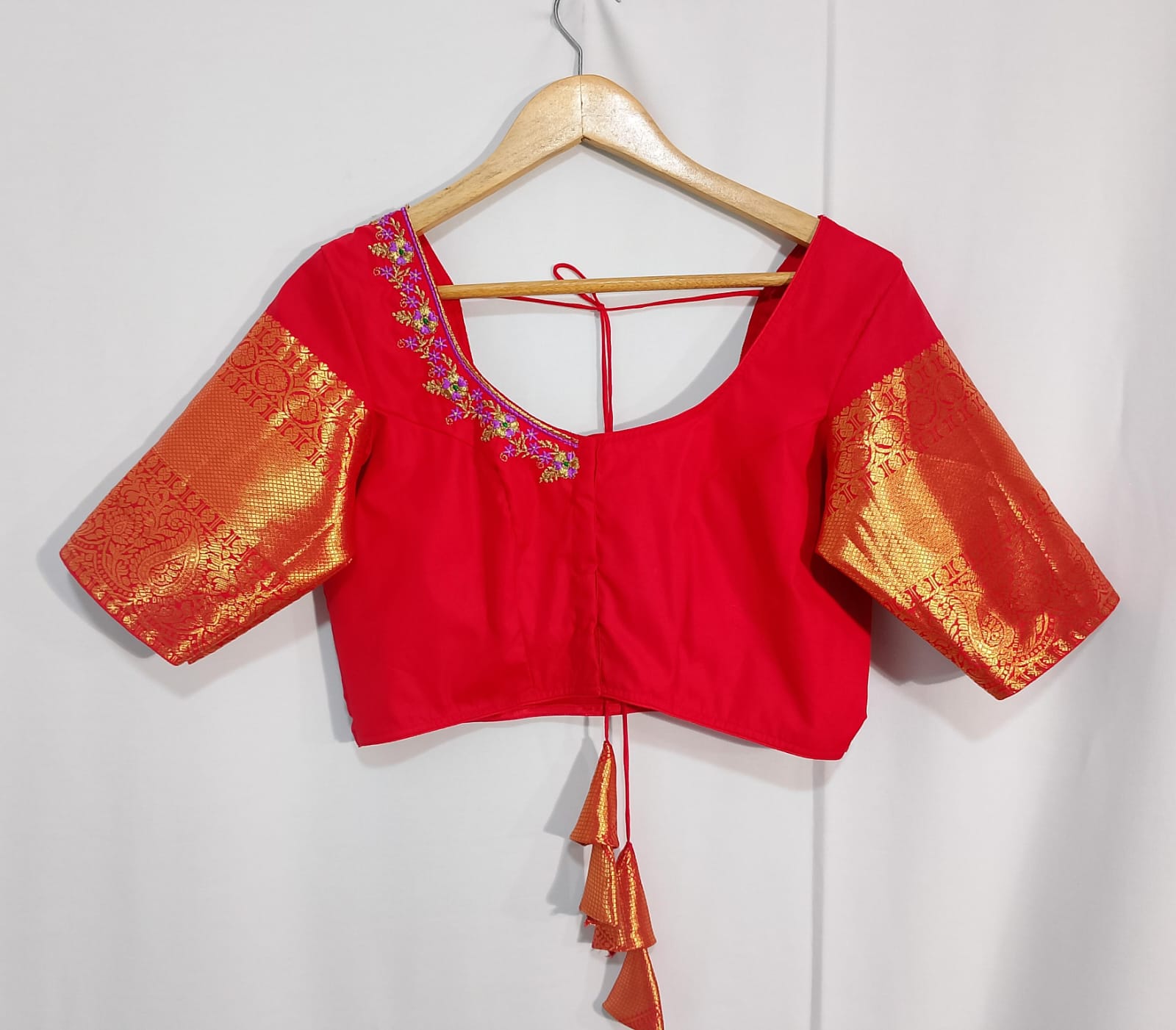 N140: Ready To Ship Beautiful Saree With Stitched Blouse