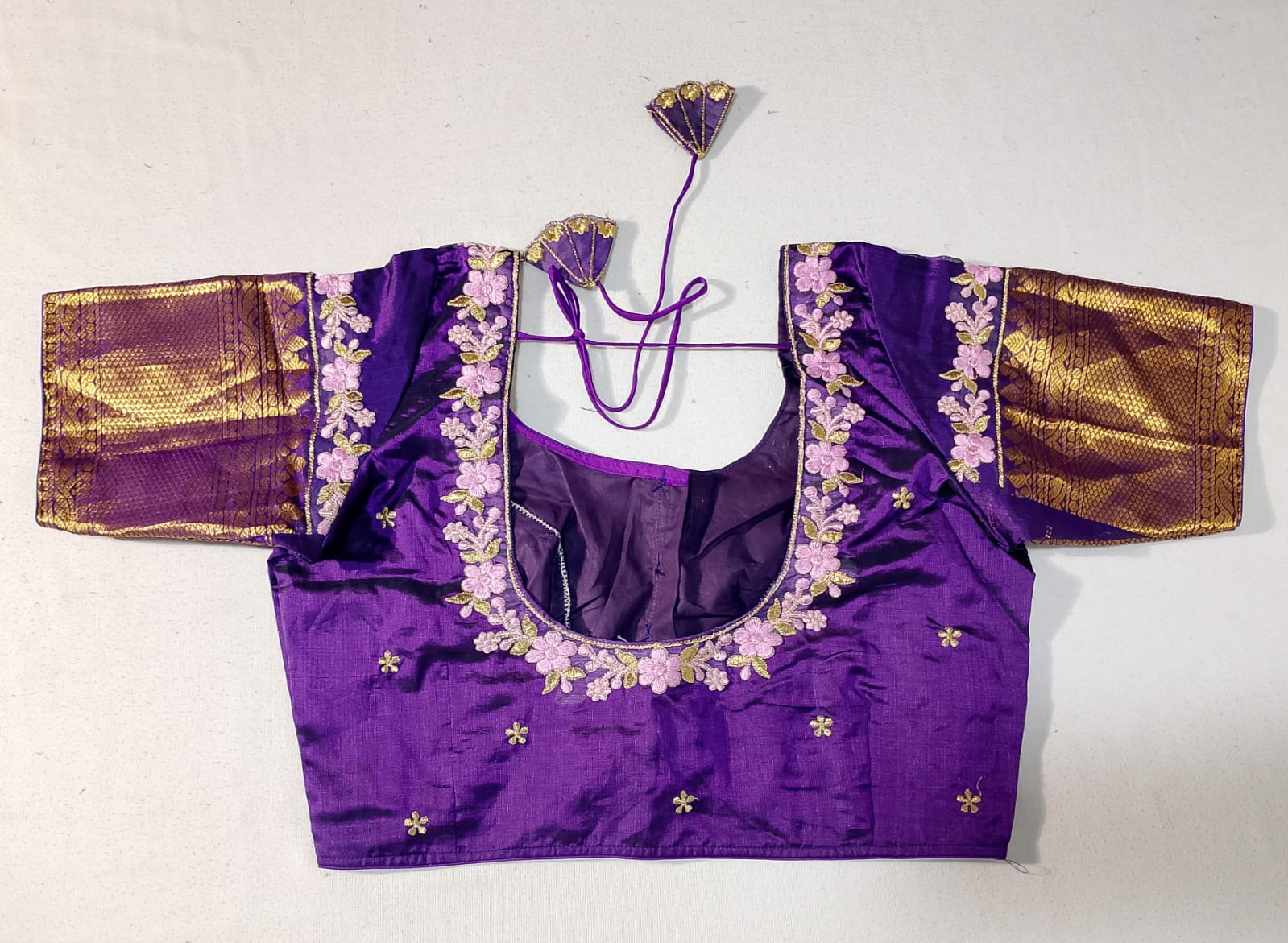 N448: Ready To Ship Beautiful Saree With Stitched Blouse