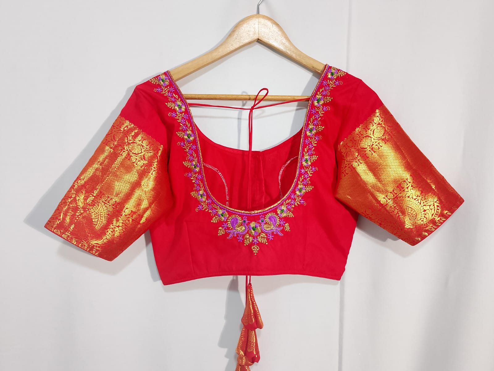 N140: Ready To Ship Beautiful Saree With Stitched Blouse