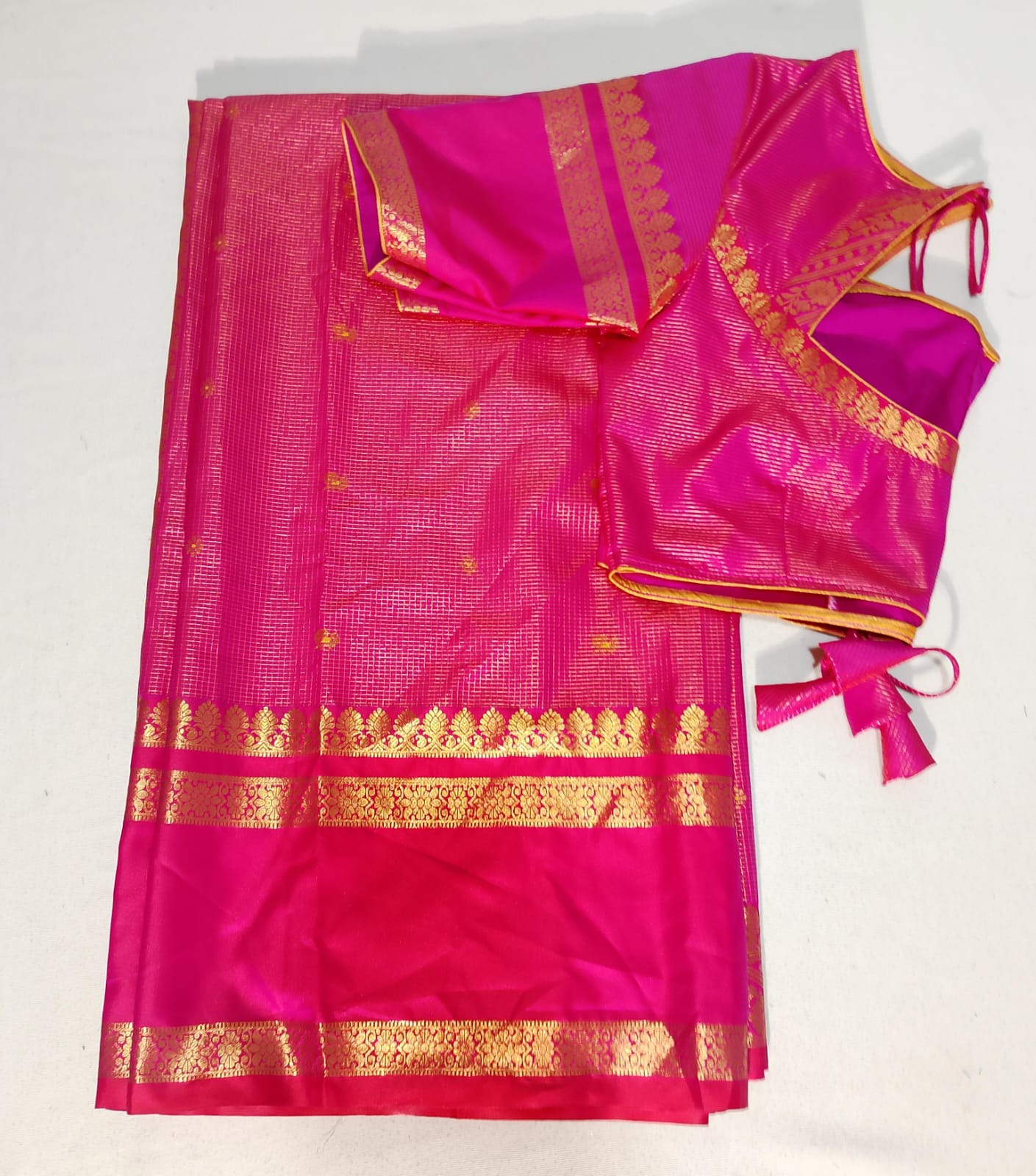 N481: Ready To Ship Beautiful Gadwal Saree With Stitched Blouse