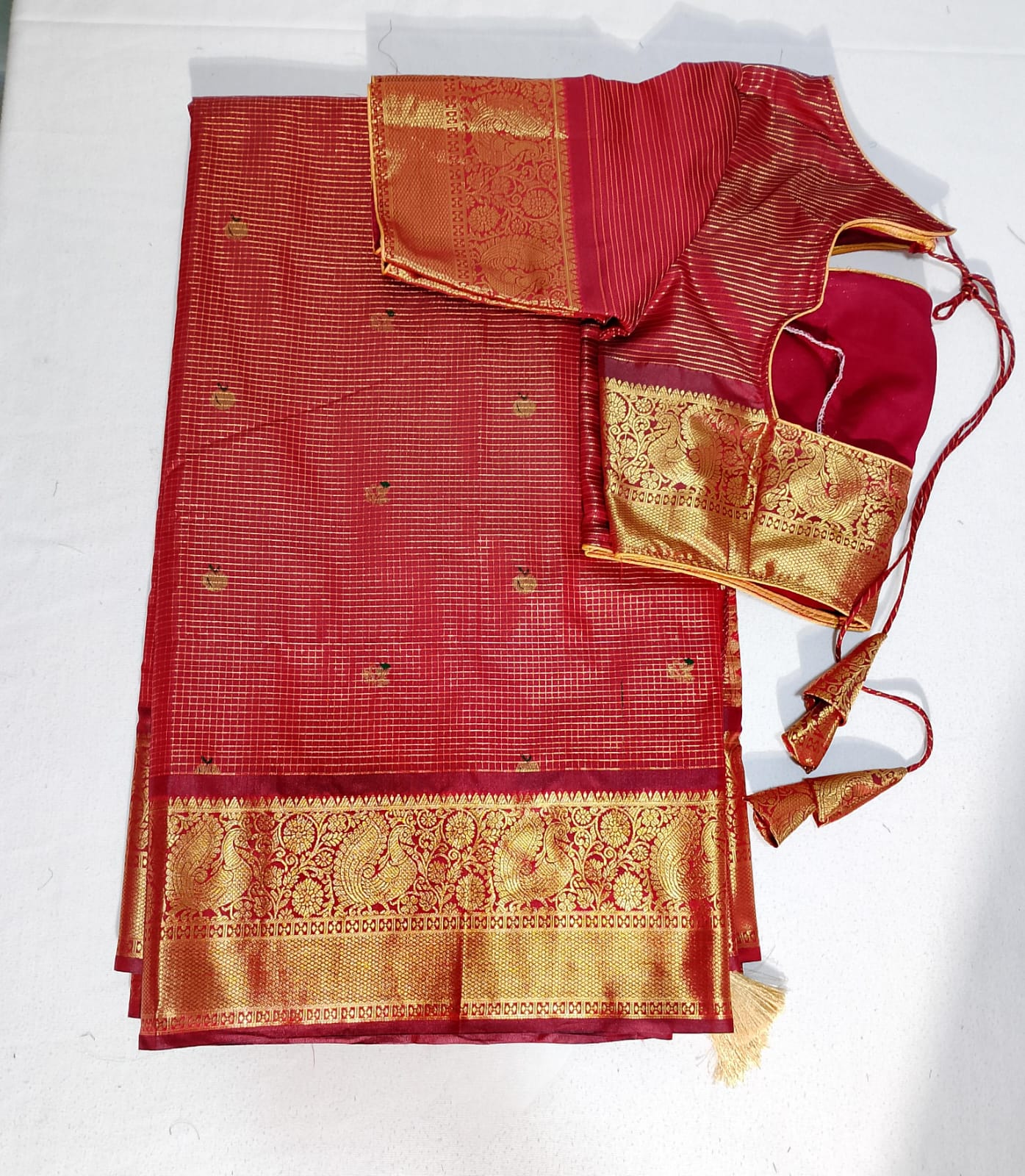 N485: Ready To Ship Beautiful Gadwal Saree With Stitched Blouse