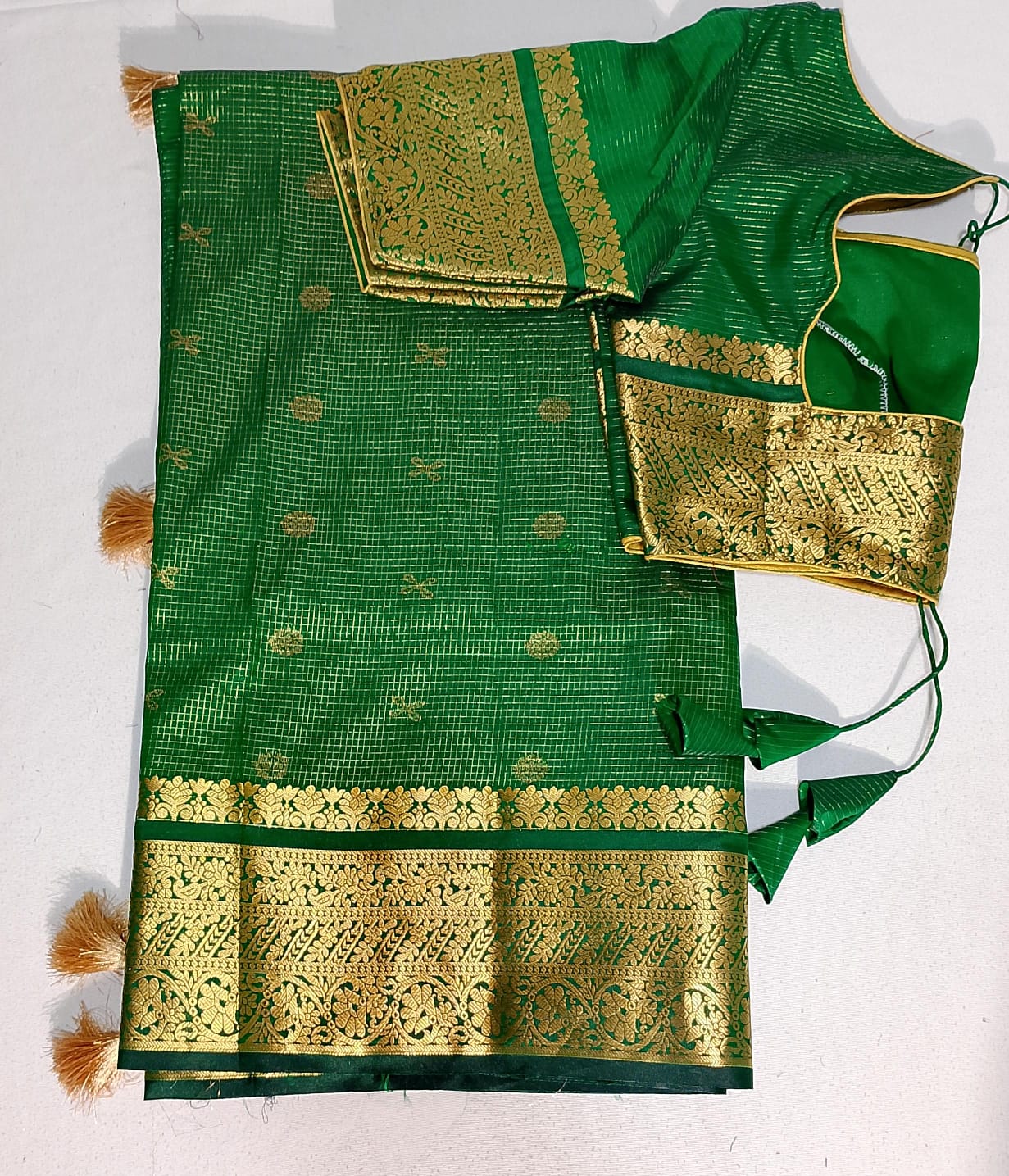 N479: Ready To Ship Beautiful Gadwal Saree With Stitched Blouse