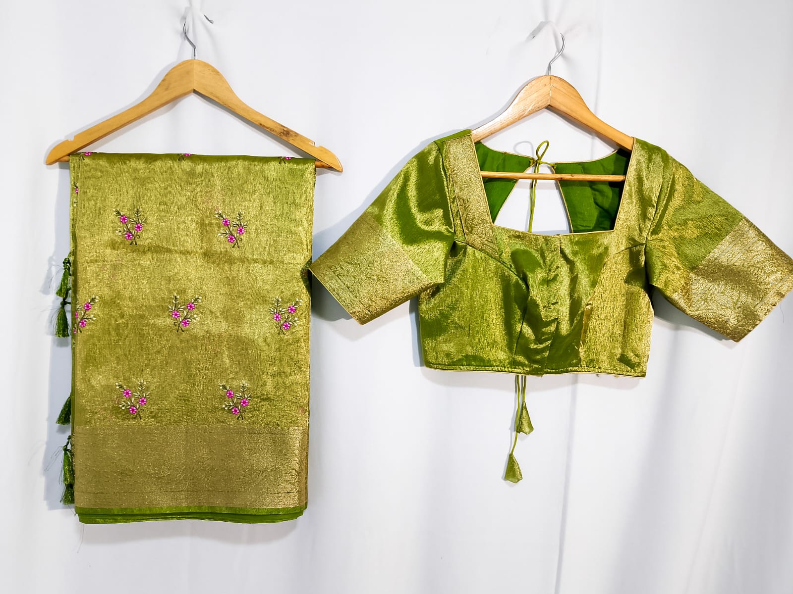 N750:Ready To Ship Beautiful Soft Tissue Silk Saree With Stitched Blouse N750:Ready To Ship Beautiful Soft Tissue Silk Saree With Stitched Blouse