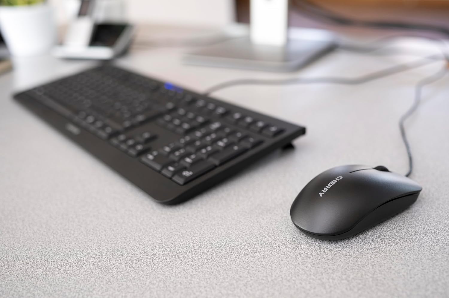 CHERRY DC 2000 - Keyboard and Mouse Combo - 4 Additional Keys - US Layout - QWERTY Keyboard - GS Approval - Black