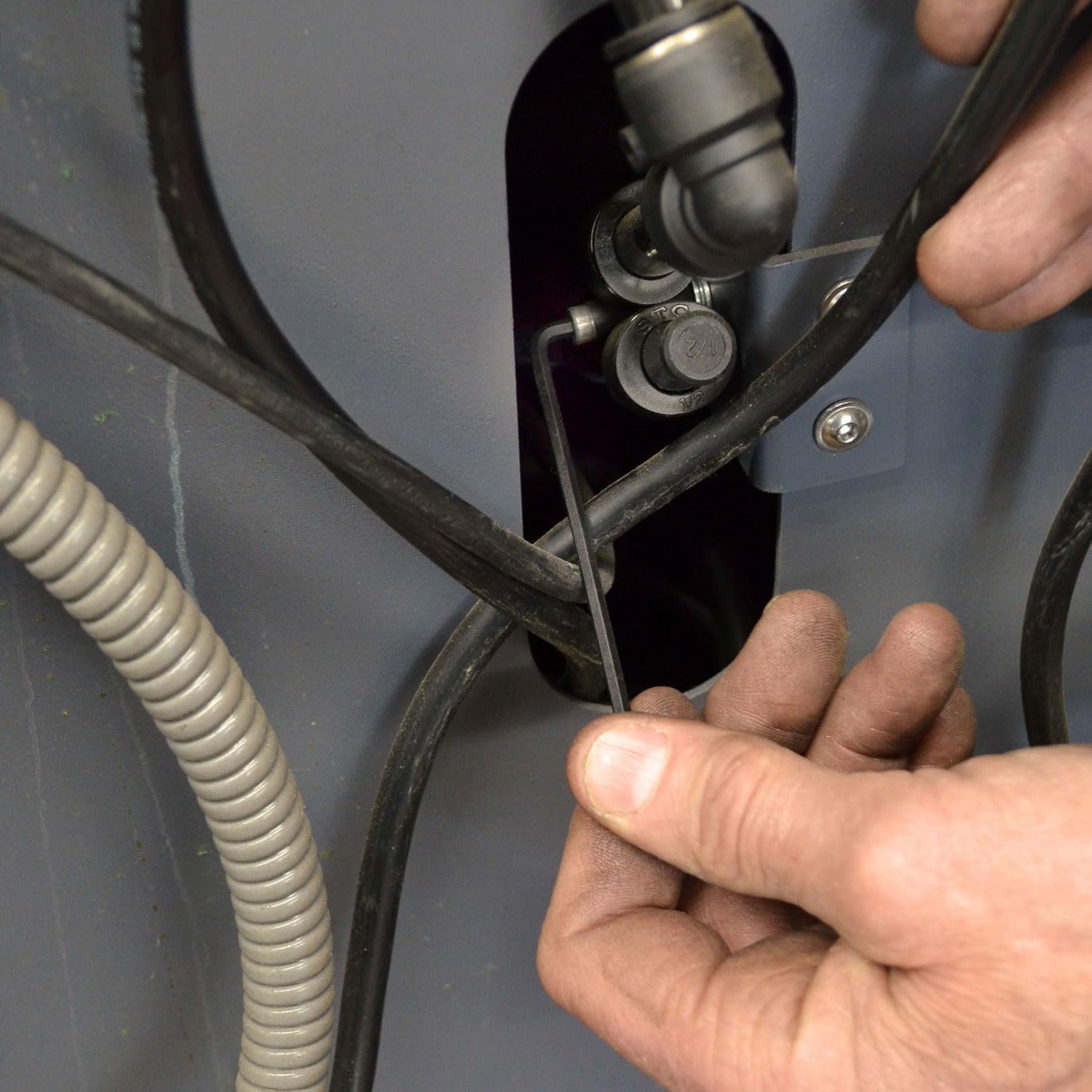 Bondhus 16599 Set of 9 Balldriver Stubby L-wrenches, sizes 1.5-10mm