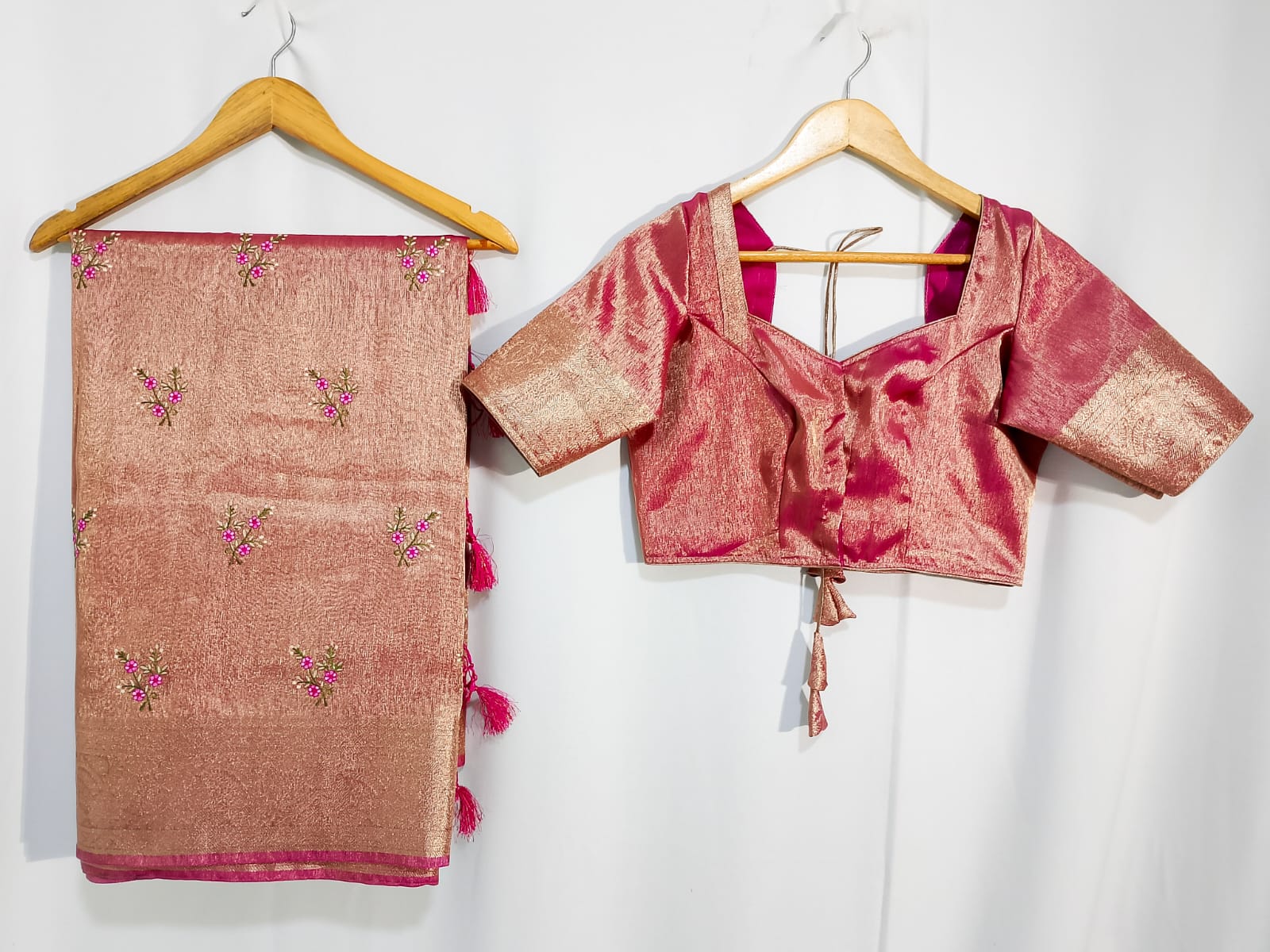 N752:Ready To Ship Beautiful Soft Tissue Silk Saree With Stitched Blouse N752:Ready To Ship Beautiful Soft Tissue Silk Saree With Stitched Blouse