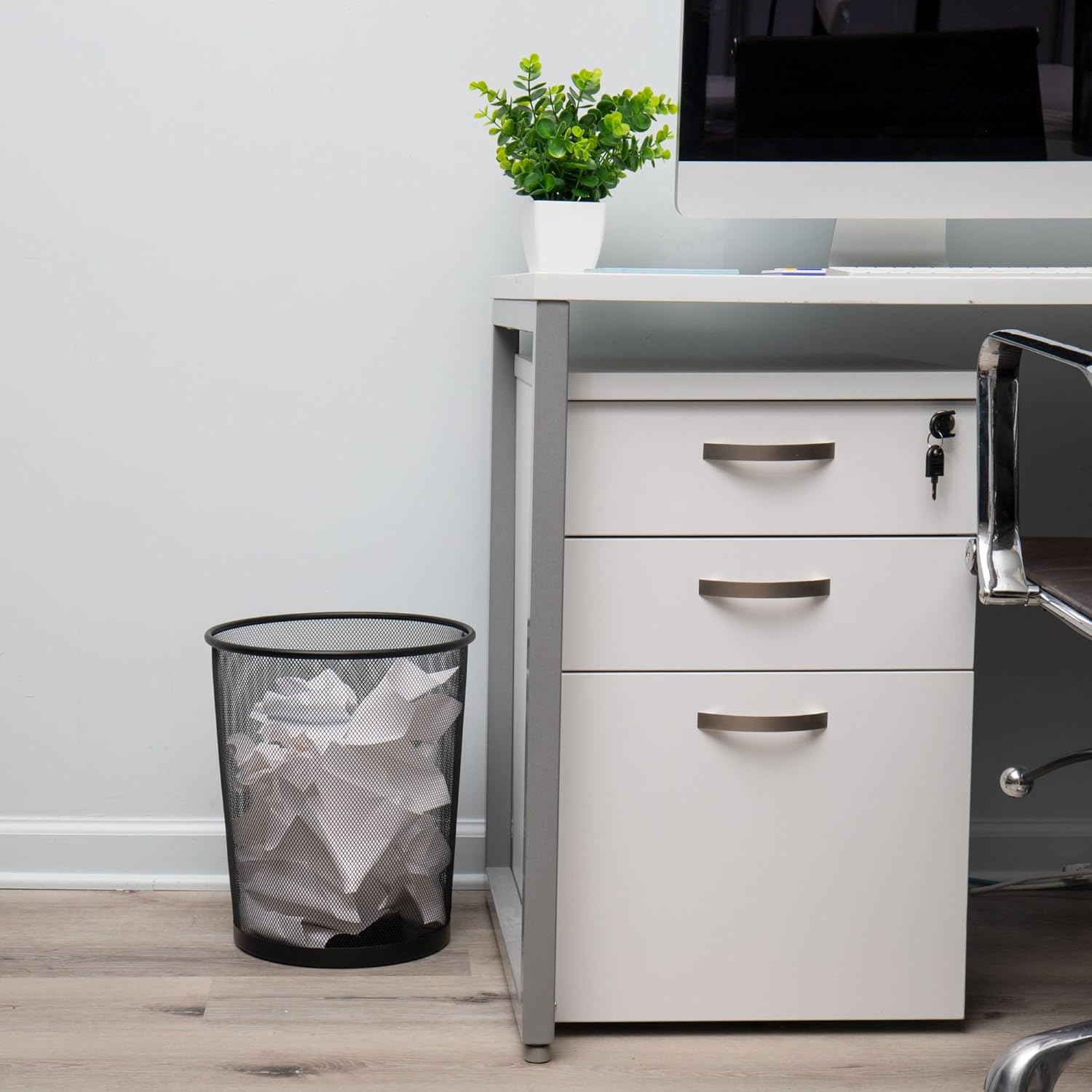 MIND READER Mesh Trash Can, Metal Mesh Waste Basket